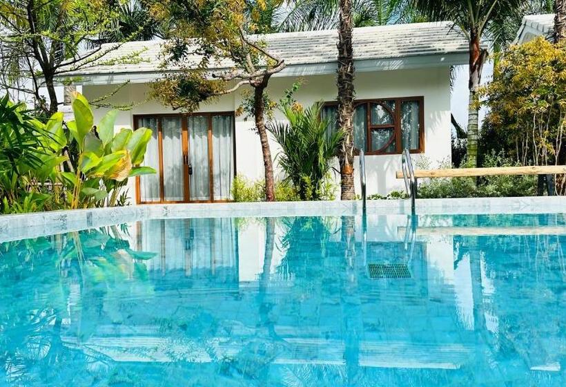 חדר סטנדרט נוף לבריכה, Nainan Resotel ในน่าน รีโซเทล