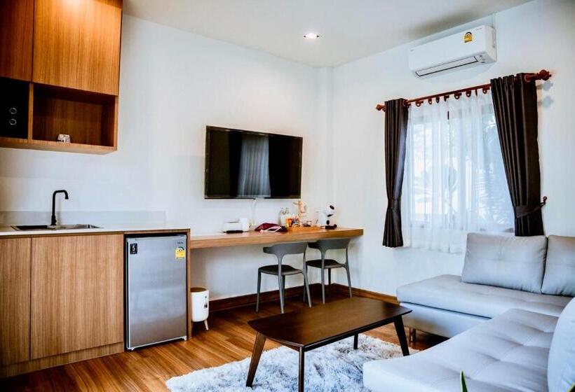 חדר סטנדרט נוף לבריכה, Nainan Resotel ในน่าน รีโซเทล