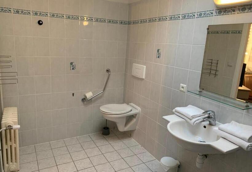 スタンダードスタジオ, Résidence Le Rochebonne