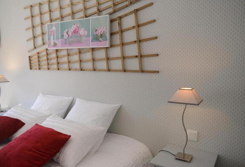 Номер Deluxe, Le Domaine Du Pont Canon