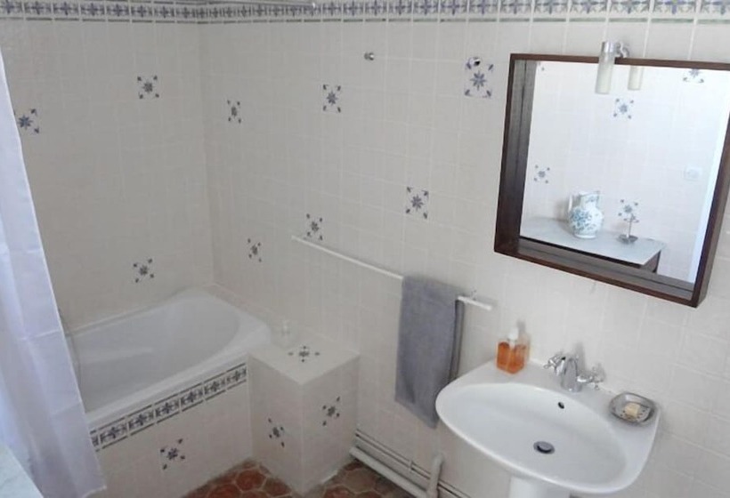 コンフォートルーム, Le Petit Manoir De La Vernelle