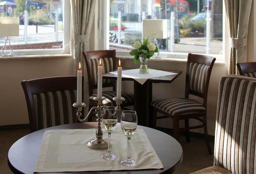 غرفة كلاسيكية مع بلكونة, & Café Strandeck