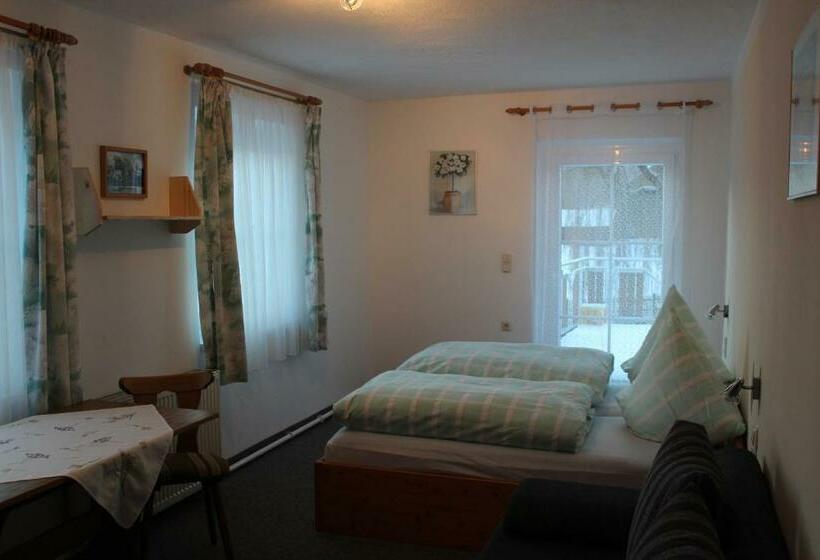 스탠다드 룸, Zur Waldesruh