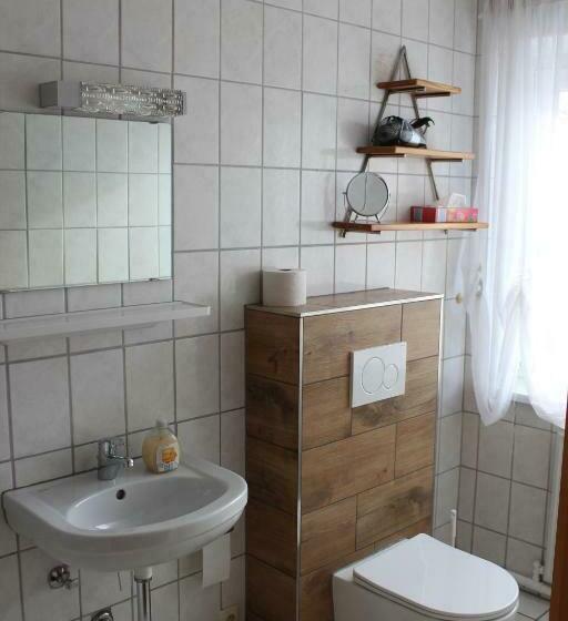 스탠다드 룸, Zur Waldesruh