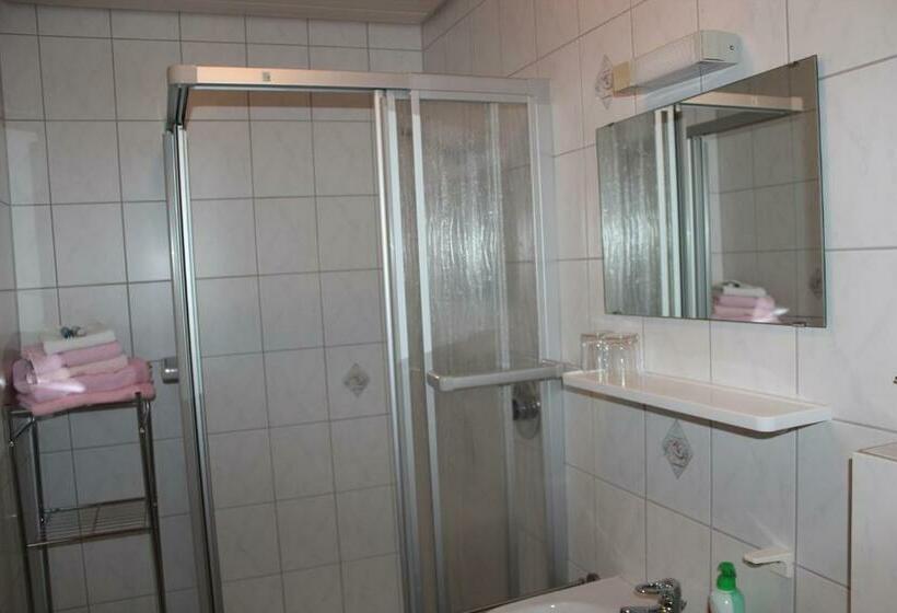 스탠다드 룸, Zur Waldesruh