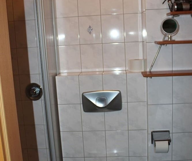 스탠다드 룸, Zur Waldesruh