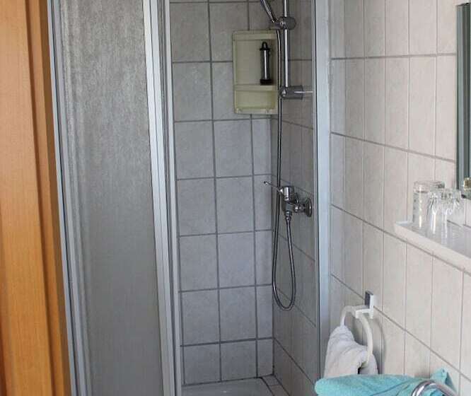 스탠다드 룸, Zur Waldesruh