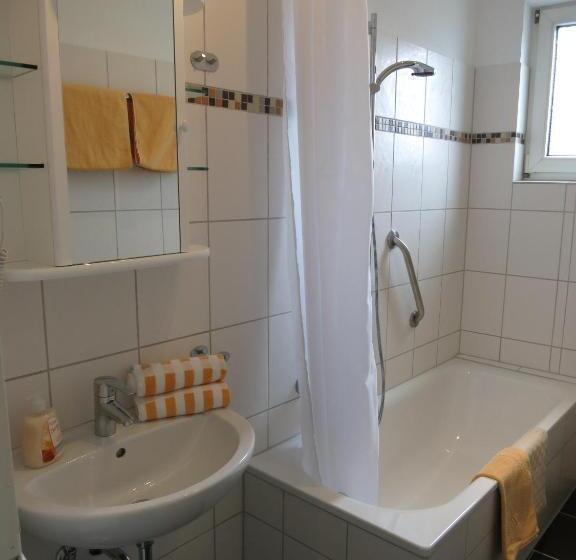 Апартаменты 2 Спальни с Балконом, Gästehaus Auszeit
