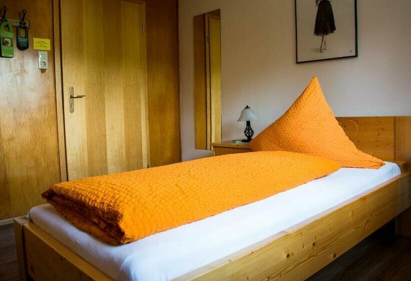 标准单人间, Klosterweiherhof