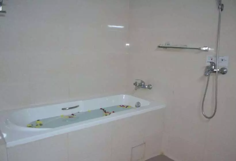 اتاق سوپریور, Oriana