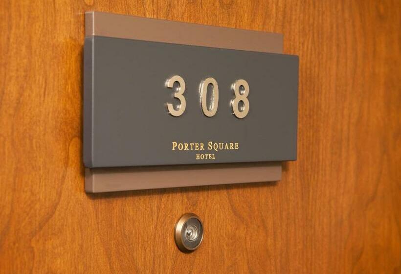 חדר בסיסי, Porter Square