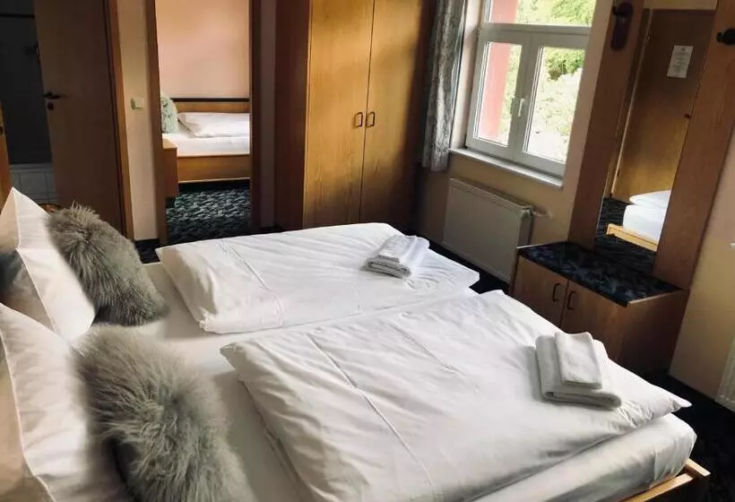 スタンダードトリプルルーム, Stiefelburg Der Berghof