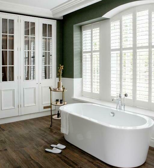 デラックスルーム, Cliff At Lyons