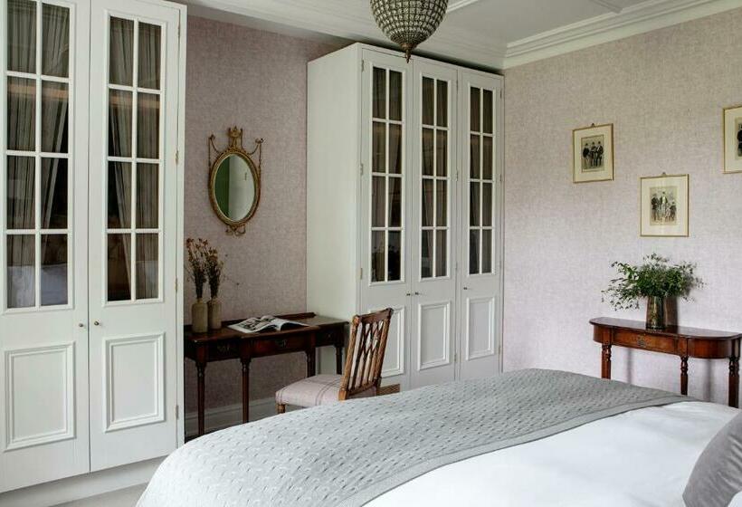 スタンダードルーム, Cliff At Lyons