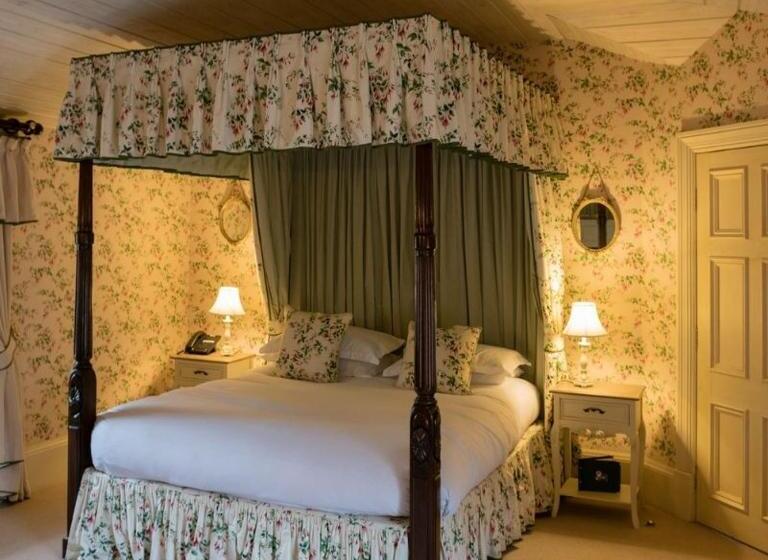 2ベッドルームハウス, Cliff At Lyons