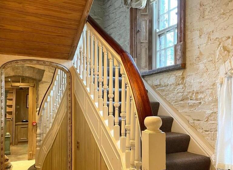 2ベッドルームハウス, Cliff At Lyons