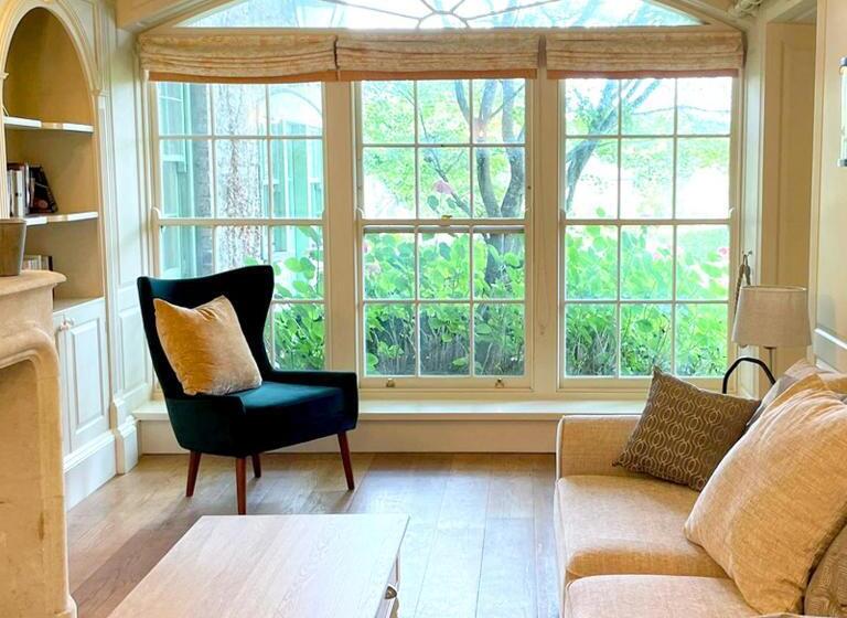 キャビン, Cliff At Lyons