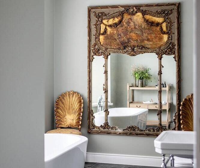 スタンダードルーム, Cliff At Lyons