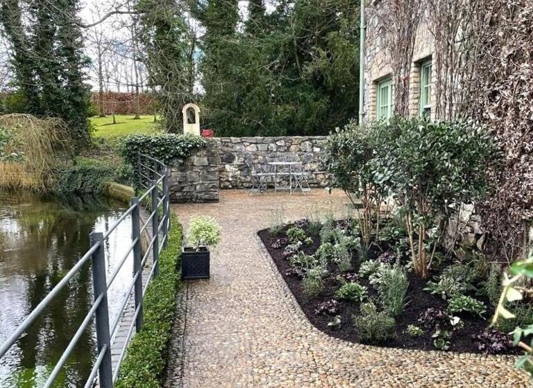 2ベッドルームハウス, Cliff At Lyons