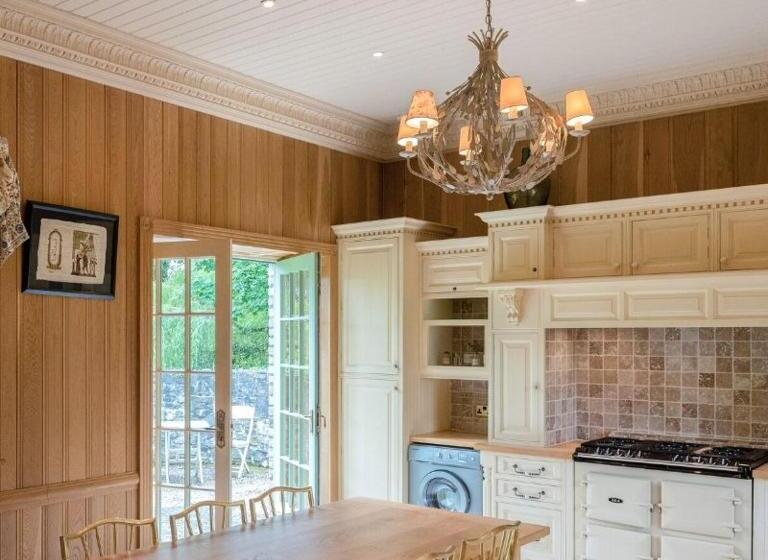 2ベッドルームハウス, Cliff At Lyons