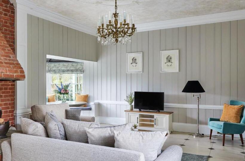 2ベッドルームハウス, Cliff At Lyons