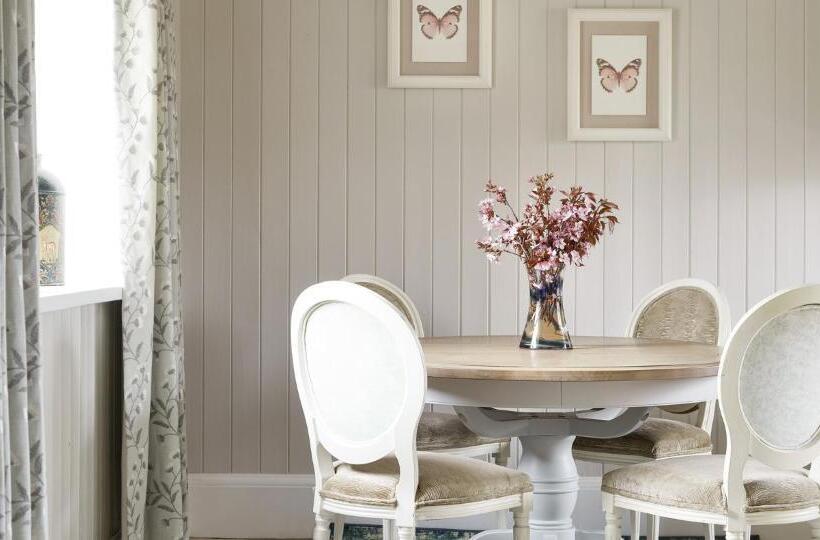 2ベッドルームハウス, Cliff At Lyons