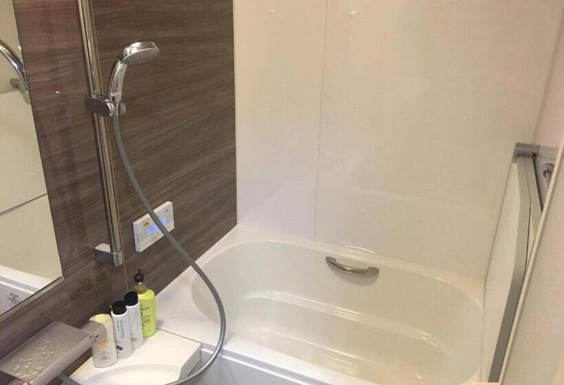 ファミリールーム, Thanyaporn House