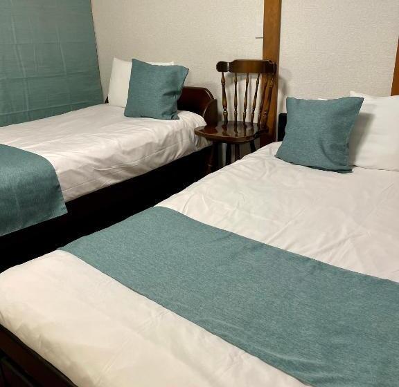 ファミリールーム, Thanyaporn House