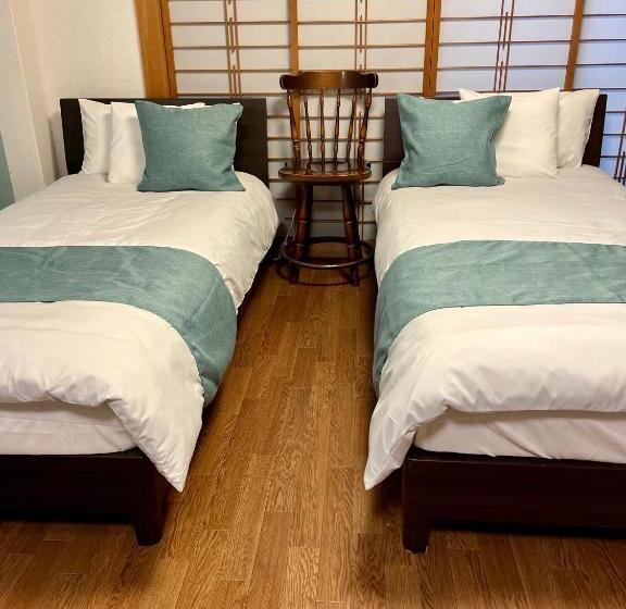 ファミリールーム, Thanyaporn House