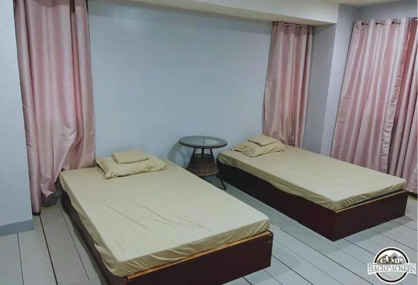 Chambre Economy, Camp Backpackers Port Barton