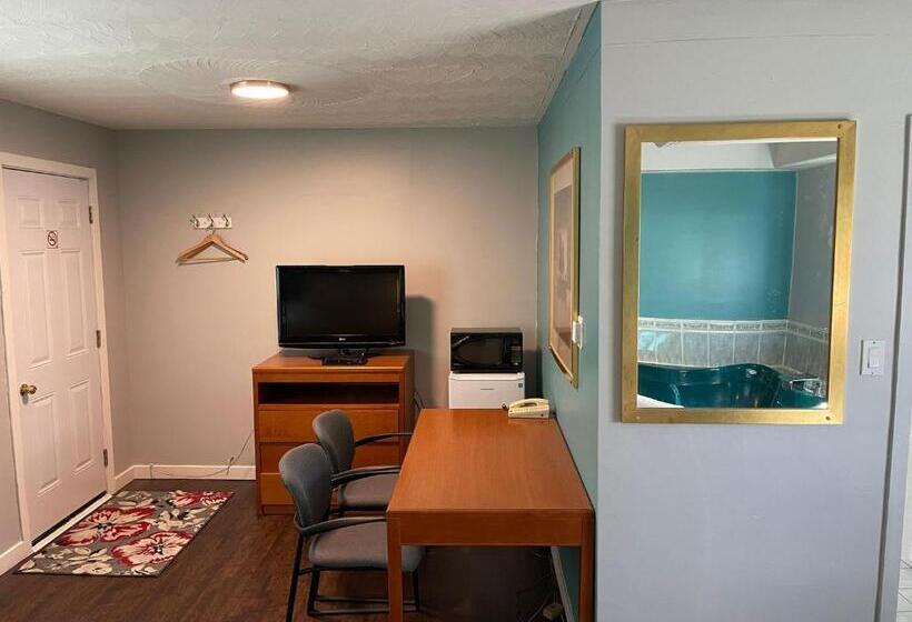 غرفة قياسية مزوَّدة بجاكوزي, Countryside Motel