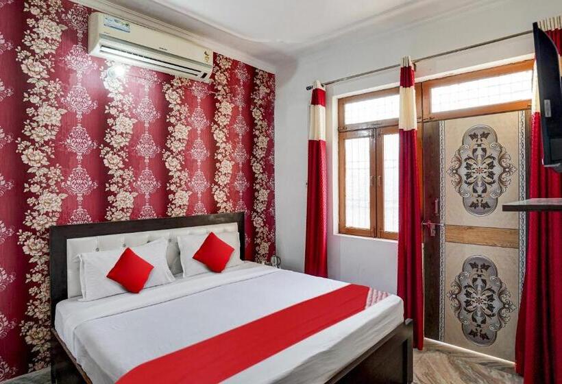 Трехместный Номер Классика, Flagship The Royal Guest House