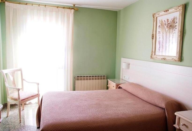 スタンダードルーム, Restaurante Los Angeles