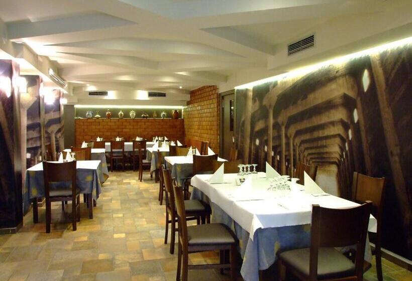 スタンダードトリプルルーム, Restaurante Los Angeles