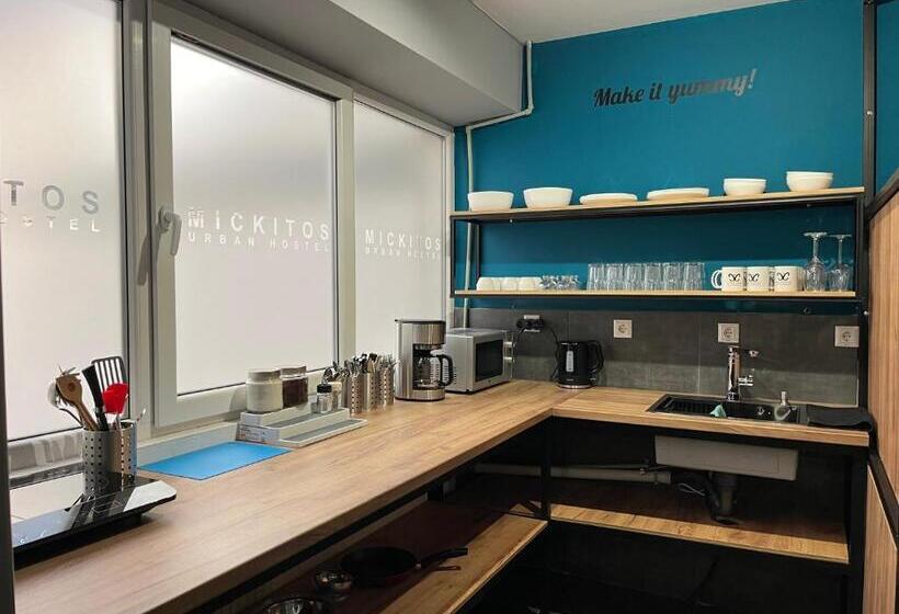 تختخواب در اتاق مشترک, Mickitos Urban Hostel