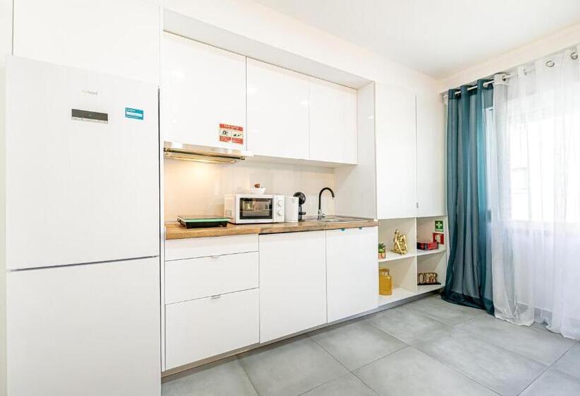 Студио Стандарт с Террасой, Santos Mattos Guesthouse & Apartments By Lisbon With Sintra