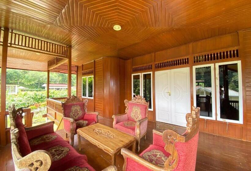 חדר משפחתי נוף להרים, Super Wonderful 5 Bedrooms With Bathroom Villa Marion Tomohon