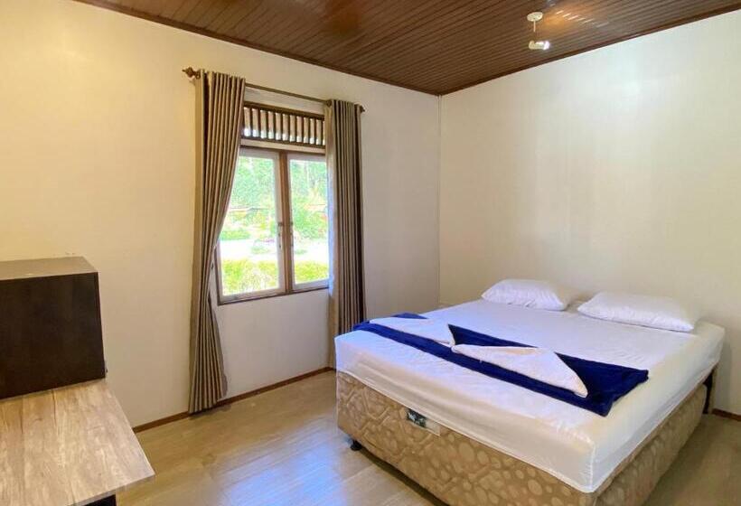 חדר משפחתי נוף להרים, Super Wonderful 5 Bedrooms With Bathroom Villa Marion Tomohon