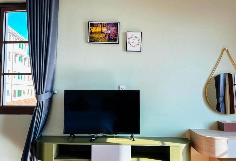 اتاق لوکس با بالکن و چشمانداز دریا, Sea Sunset Hotel Phu Quoc Welcome To A Mixing World Of Friends