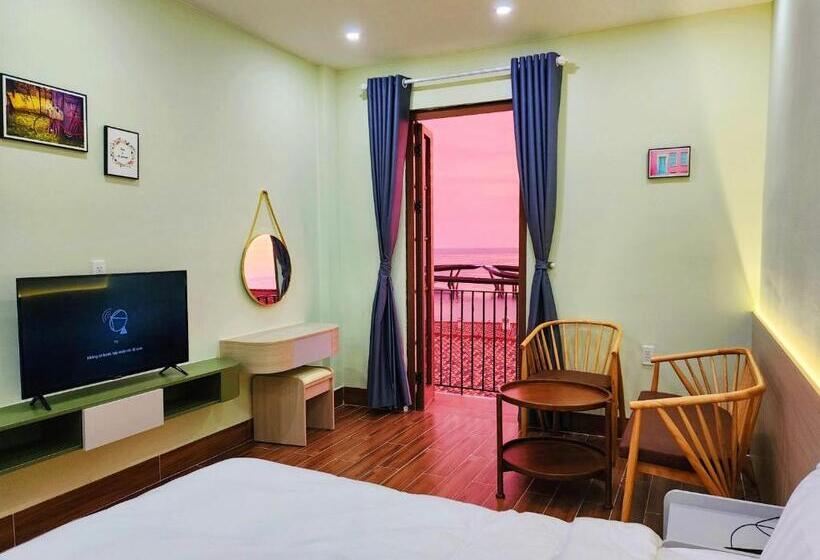 اتاق لوکس با بالکن و چشمانداز دریا, Sea Sunset Hotel Phu Quoc Welcome To A Mixing World Of Friends