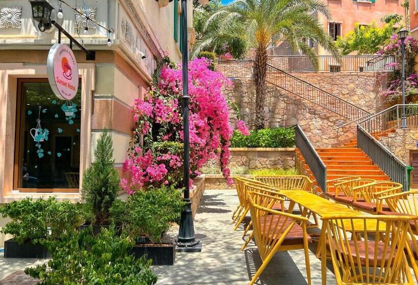 اتاق لوکس با بالکن و چشمانداز دریا, Sea Sunset Hotel Phu Quoc Welcome To A Mixing World Of Friends