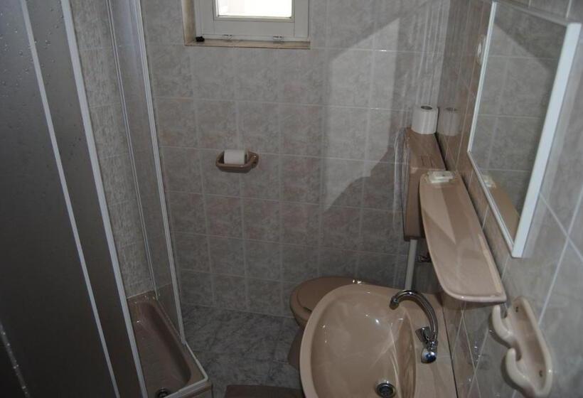 Семейный Номер, Villa Hedi Panzió