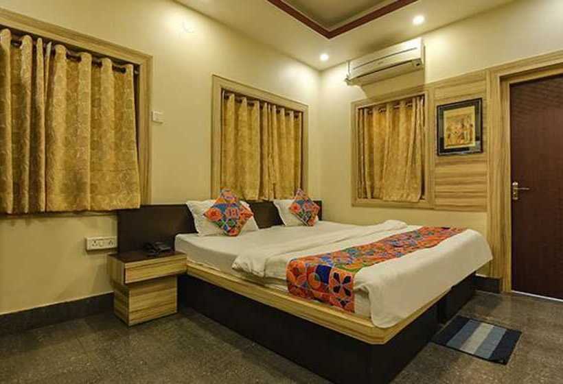 Quarto deluxe, Fabexpress Shivalya