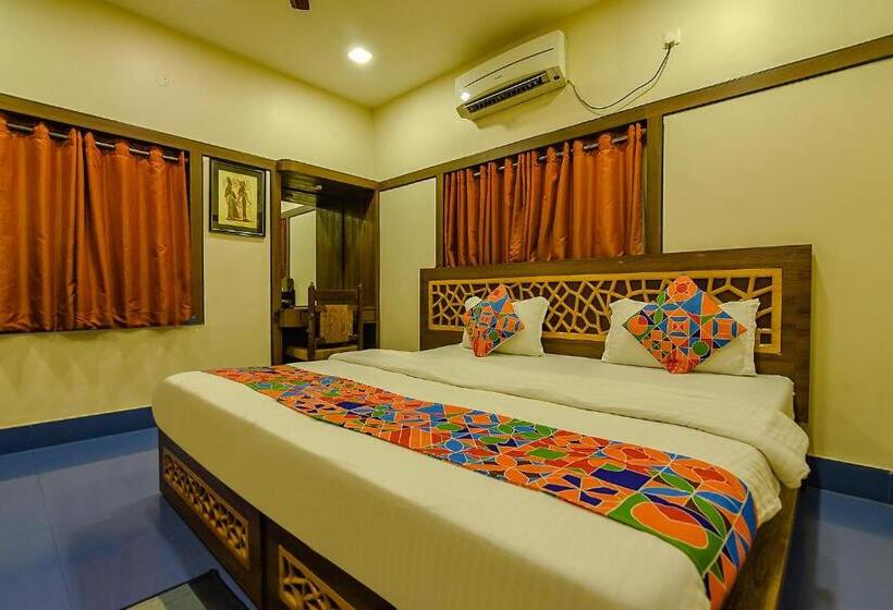 Quarto deluxe, Fabexpress Shivalya