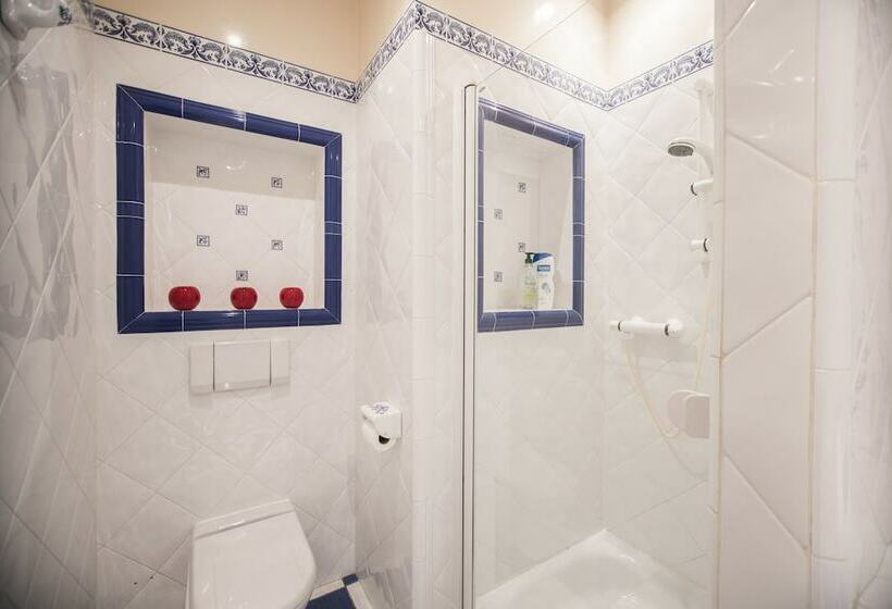 جناح مزود بتراس, Manoir De L'echauguette