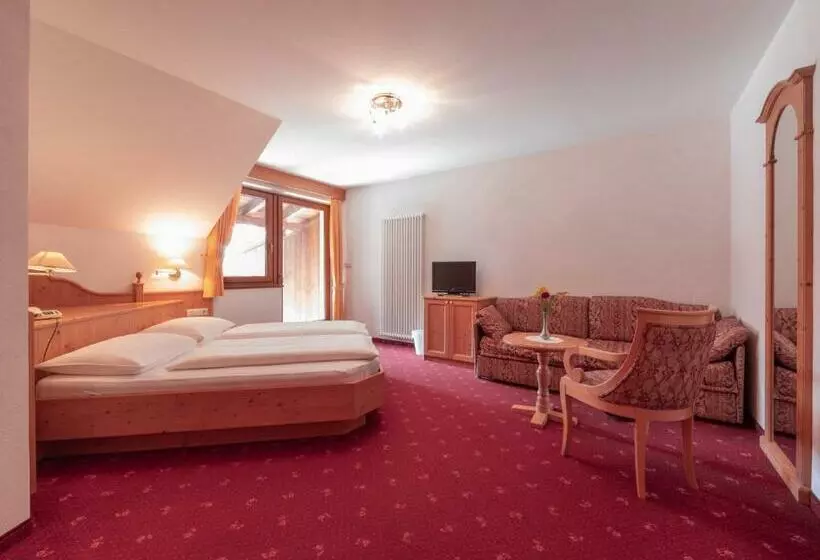 コンフォートルーム, Berghotel Zum Zirm