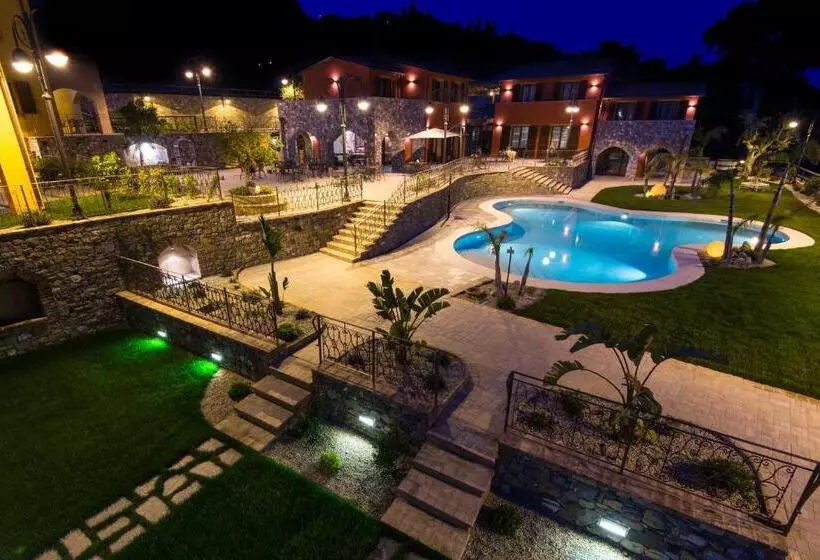 اتاق لوکس با بالکن, Leonardo Resort