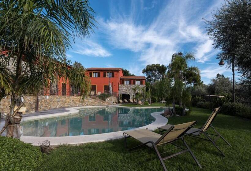 דירת חדר, Leonardo Resort