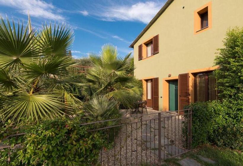 דירת חדר, Leonardo Resort