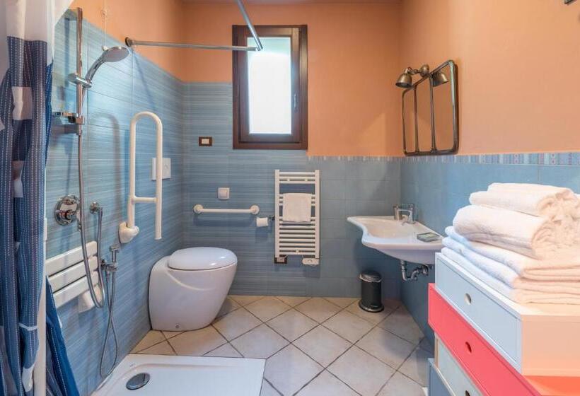 דירת חדר, Leonardo Resort